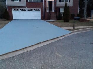 627 Oaktree Park Ct, Lawrenceville, GA 30044