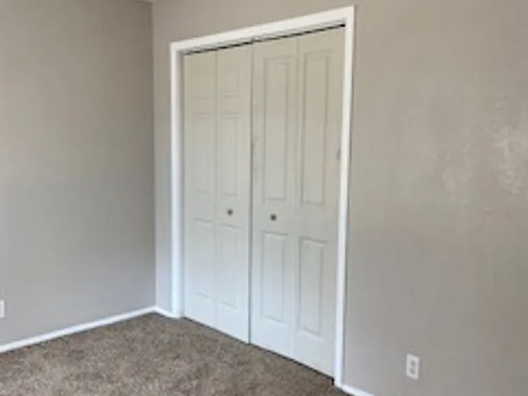 5433 Encino Rd — Photo 11
