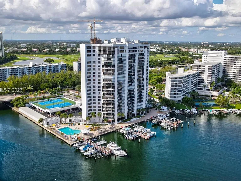 300 Three Islands Blvd #Penthouse 3A — Photo 44