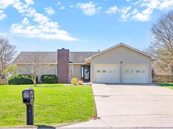 1005 Pin Oak Dr, Hopkinsville, KY 42240