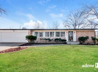 2370 Stirrup Ln, Florissant, MO 63033