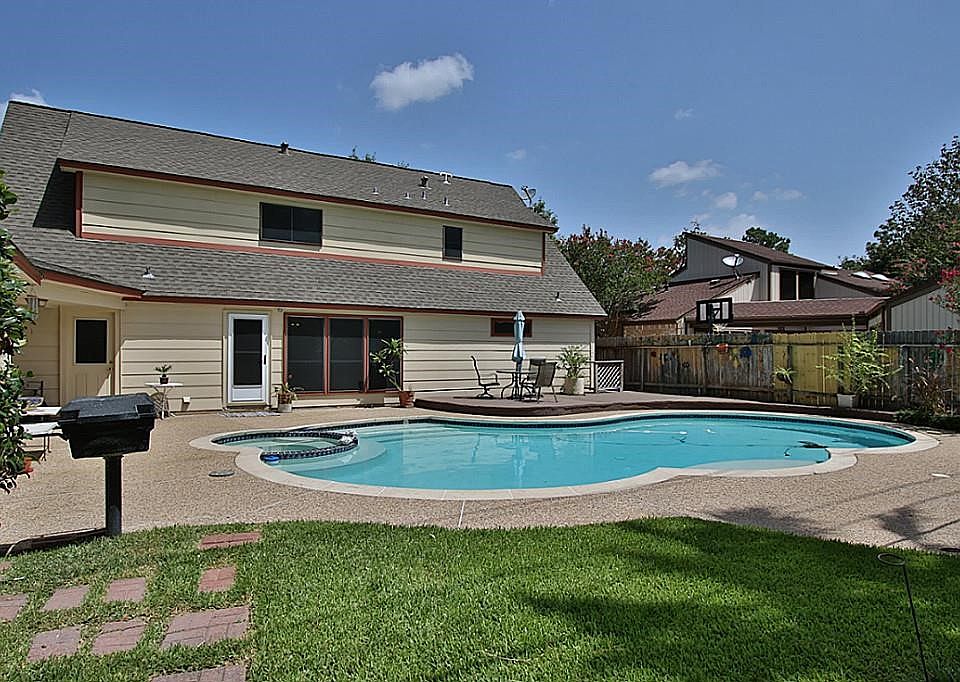 1st image of 3215 Aspen Bend Dr