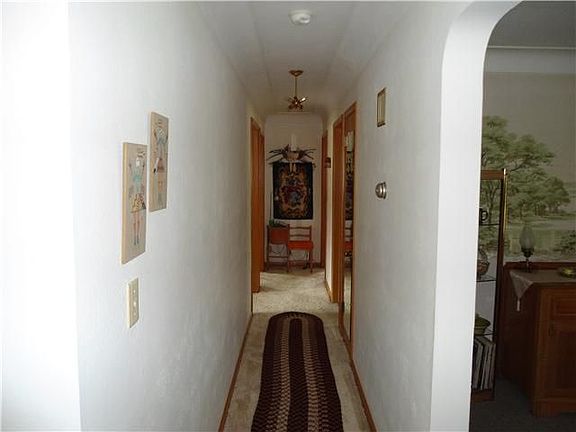 4th image of 5832 Neill Ave