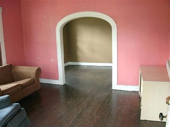 2nd image of 1015 Avenue B