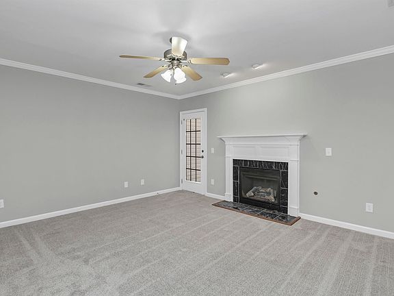 3rd image of 10 Magnolia Glen Ln