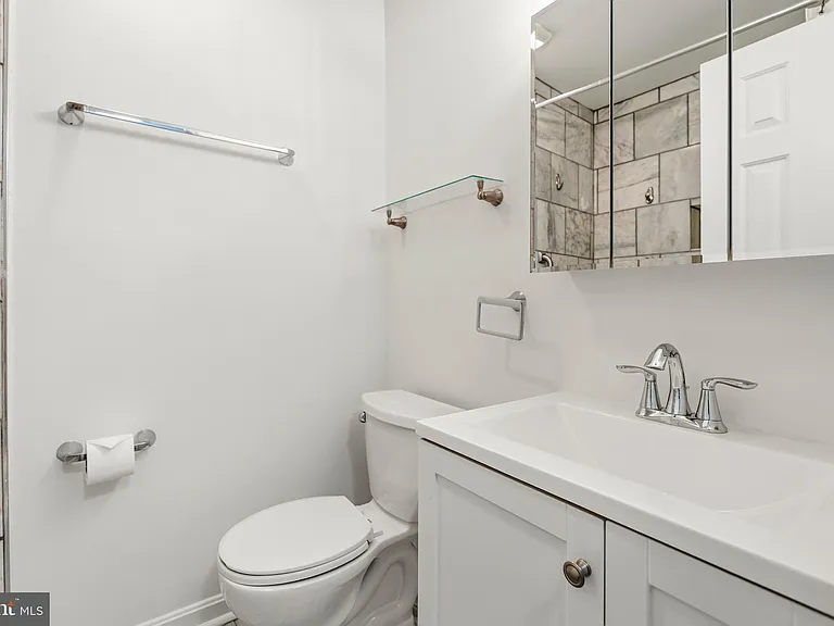 3240 S 28th St #403 — Photo 24