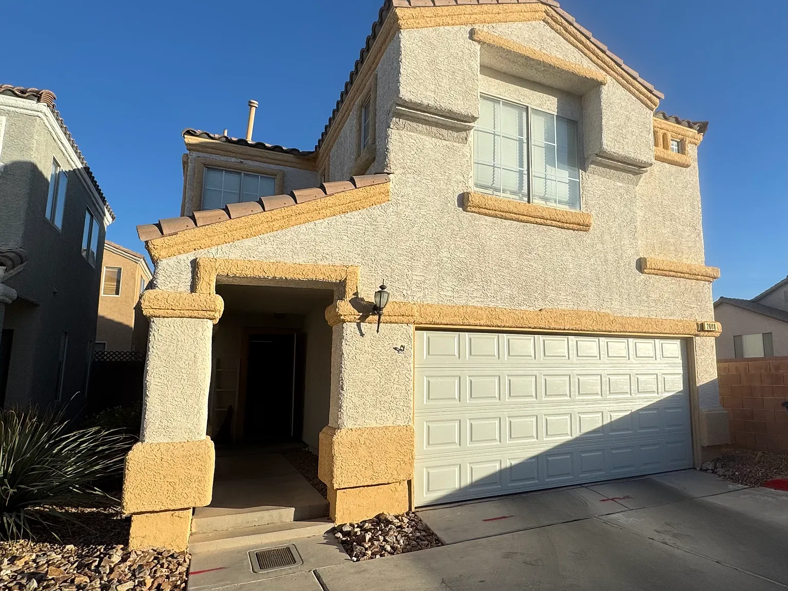 3 bed, 2.5 bath, 1273 sqft, $2,350 — Photo 1