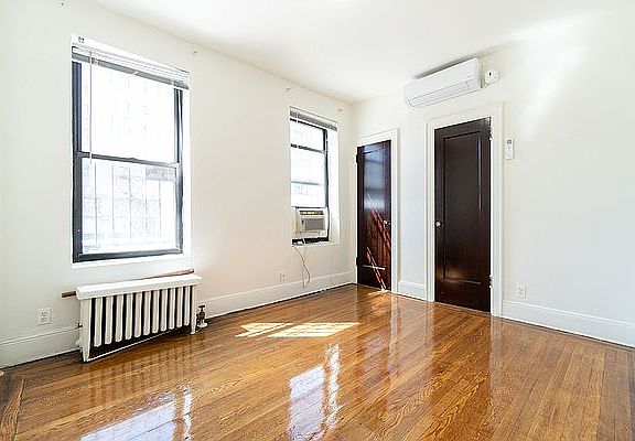 4th image of 23-46 31st Dr #1F