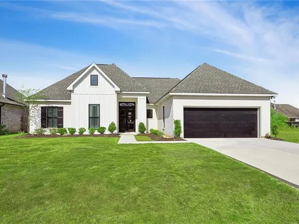 2037 White Dove Dr, Madisonville, LA 70447