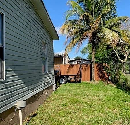 5th image of 21800 NW 2nd Ct