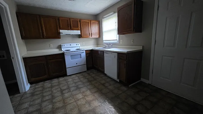 Building Photo - 2723 S Roan St #9