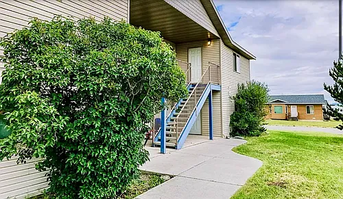 809 East Riggs St. Photo 1