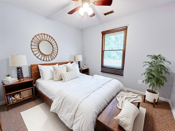 6 Fig St APT 11, Sullivan, MO 63080