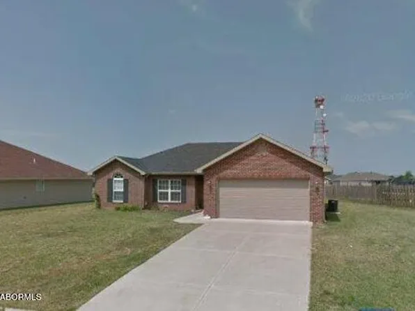 260 Brookstone Dr, Holts Summit, MO 65043