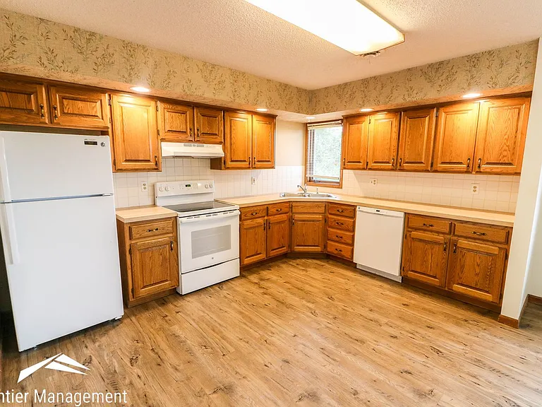 1923 Crescent Dr #1 — Photo 4