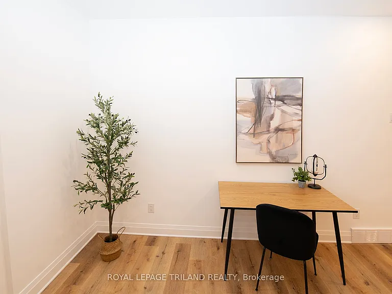 425 Dundas St #201 — Photo 7