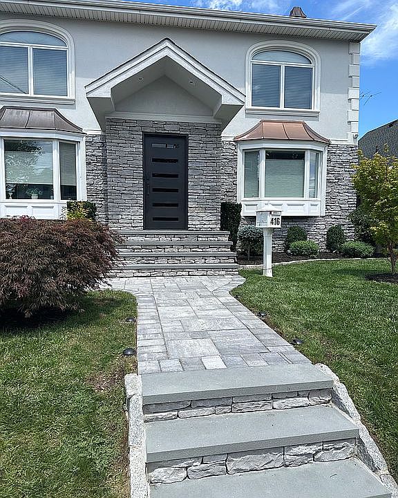 2nd image of 416 Wilson Blvd