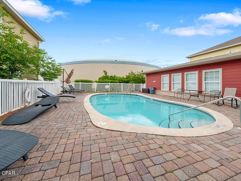 7207 Quail Hollow Dr — Photo 30