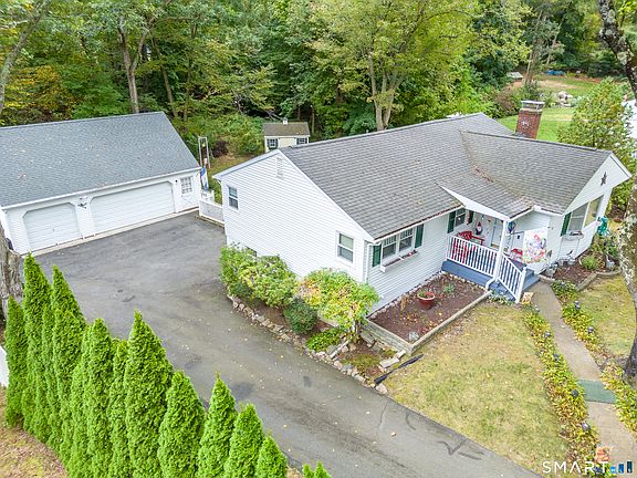 2nd image of 32 Richard Road