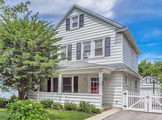 5 Fairview Ave, Port Washington, NY 11050