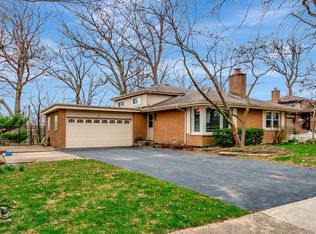 1031 Forest Ln, Lemont, IL 60439