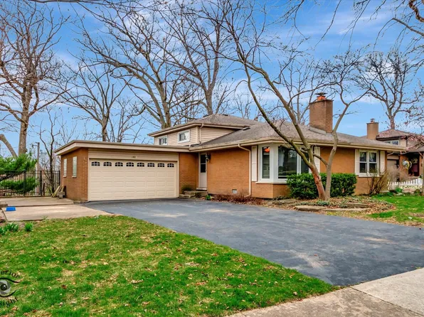 1031 Forest Ln, Lemont, IL 60439