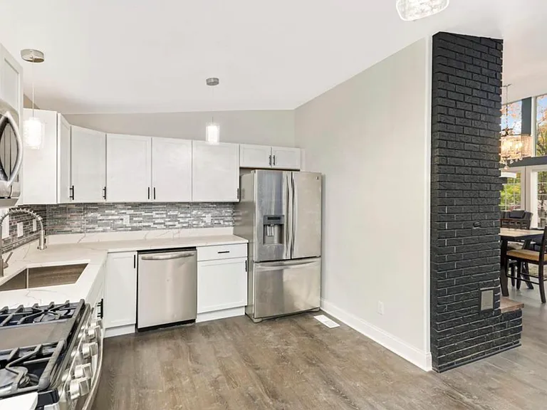 4442 Dorchester Rd — Photo 7