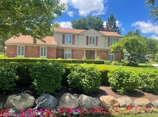 2020 Wickford Ct, Bloomfield Hills, MI 48304