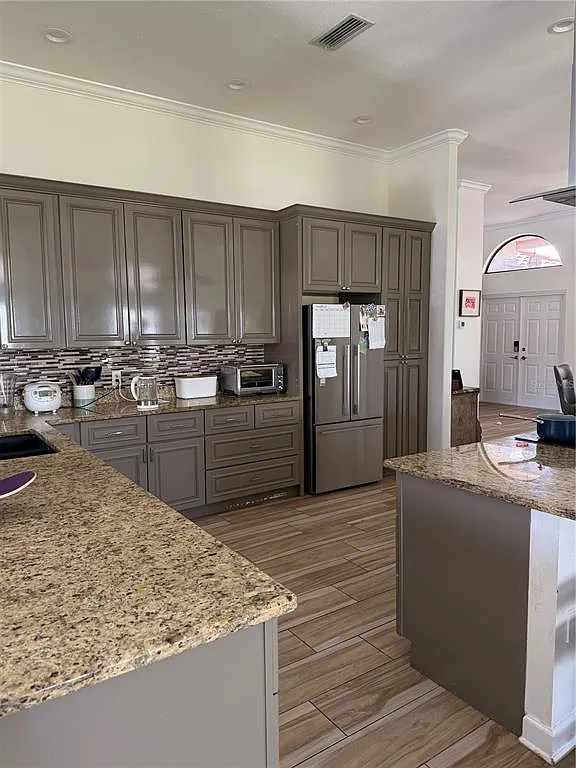 4 bed, 3.0 bath, 2999 sqft, $5,250 — Photo 2