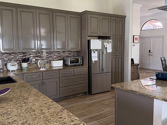 2nd image of 4931 Fallcrest Cir