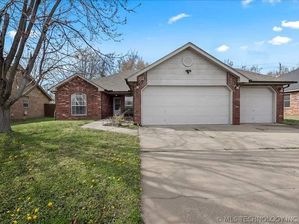 11822 N 107th East Ave, Collinsville, OK 74021