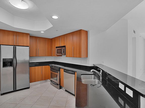 4th image of 191 SE 20 Avenue #614