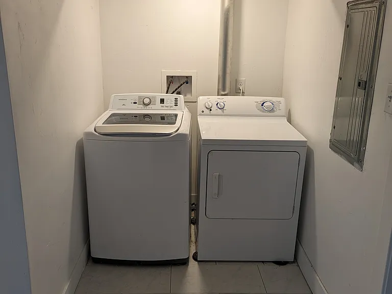 929 N 900 W — Photo 14