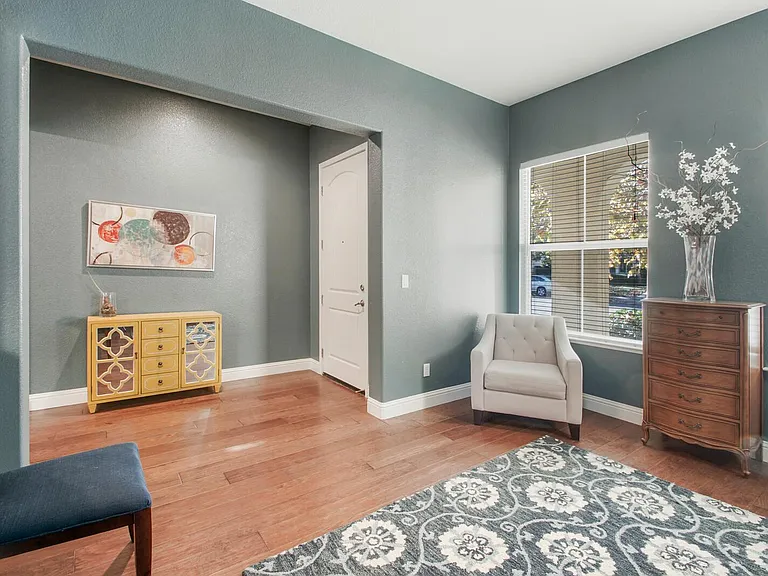 4352 Middlefield Dr — Photo 9
