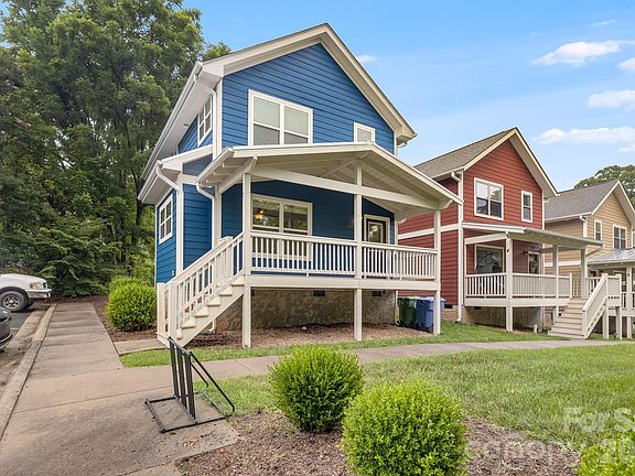 2nd image of 2 Cottage Cove Ln