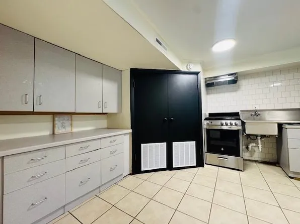 16 Briarwood Road image 2 of 12