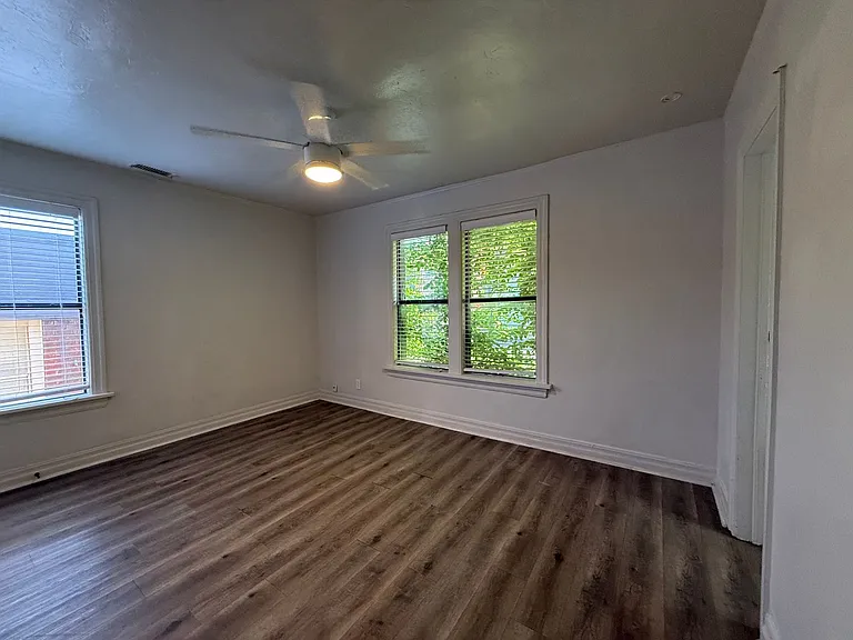 800 East Dr — Photo 10