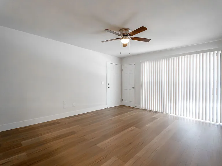 5158 S Jones Blvd #203 — Photo 21