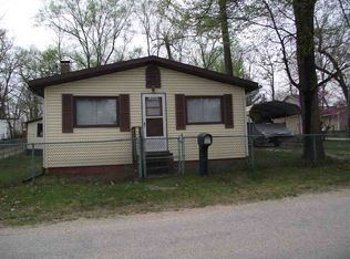 10847 E Iroquois Rd, Walkerton, IN 46574