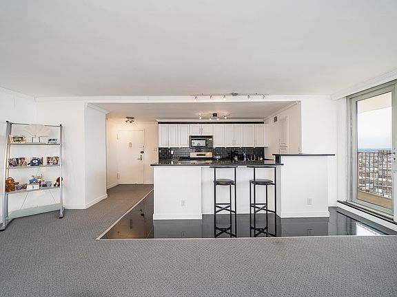 4th image of 6040 Boulevard East APT 25M