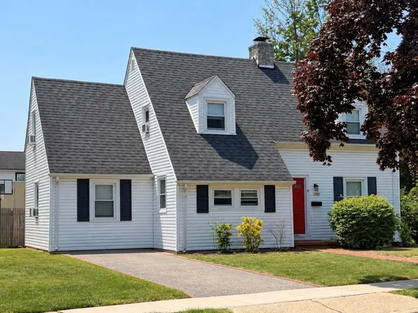 4 Primrose Lane, Hempstead, NY 11550