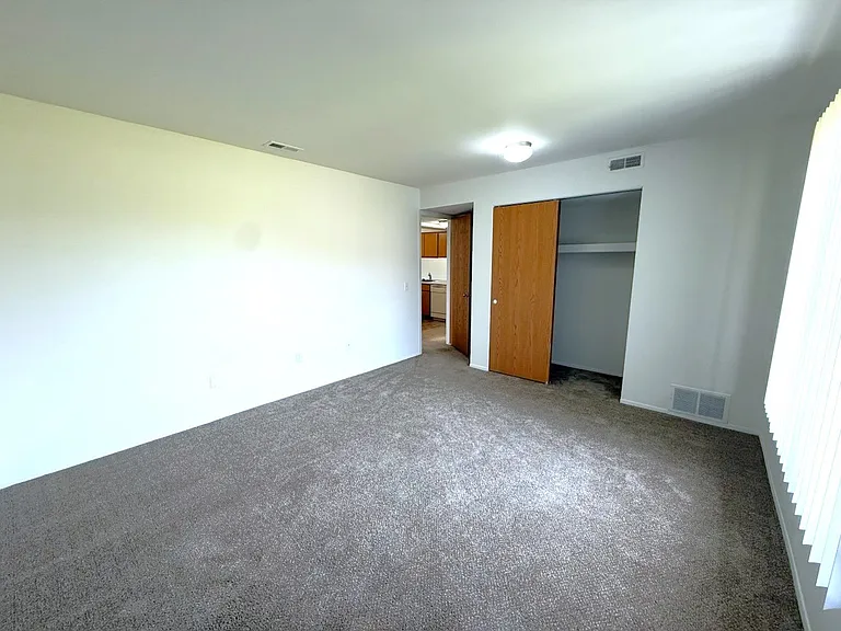 Charter Oaks Apartments — Photo 205