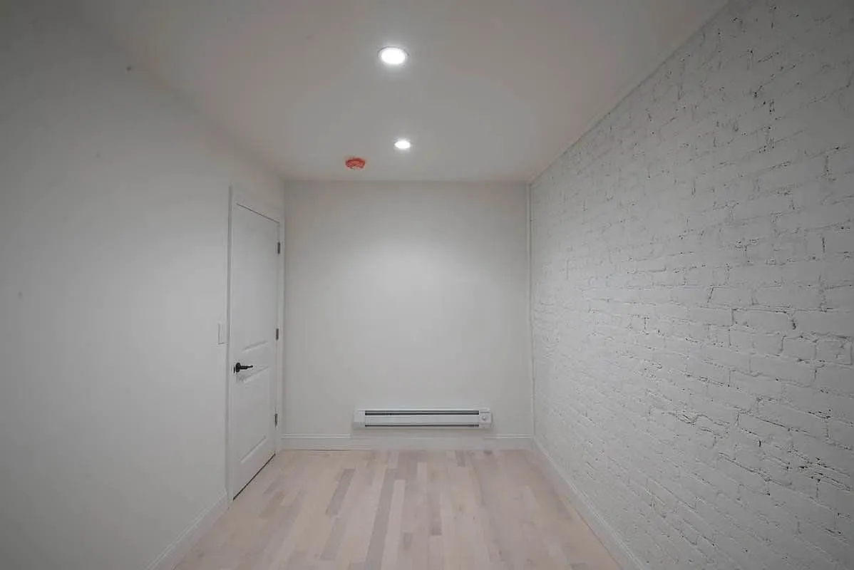 620 East 6th Street — Photo 4
