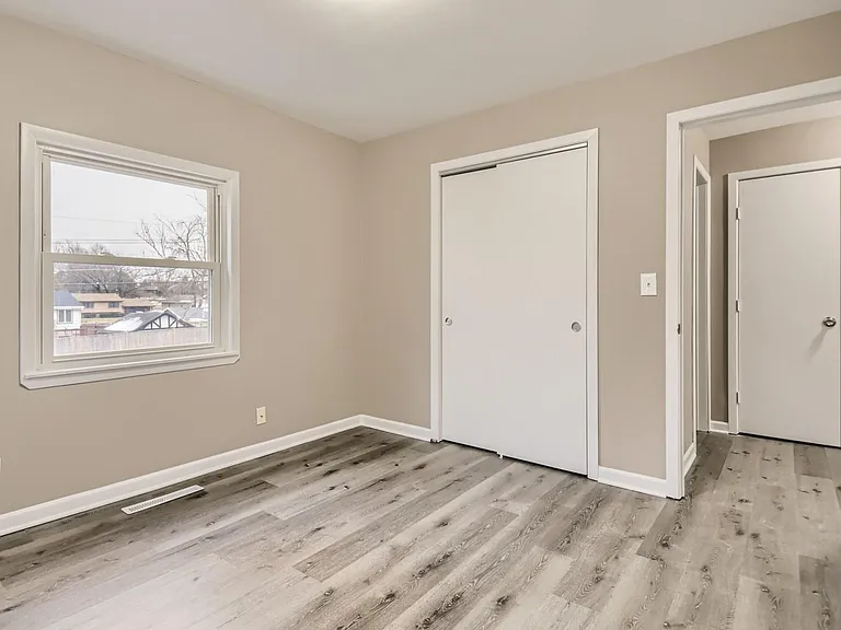 120 Roberts Rd — Photo 23