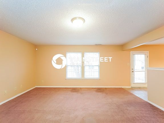 4th image of 10806 Woods Dr