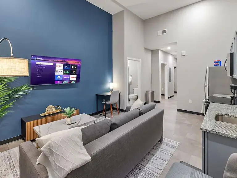 800 Penn — Photo 10