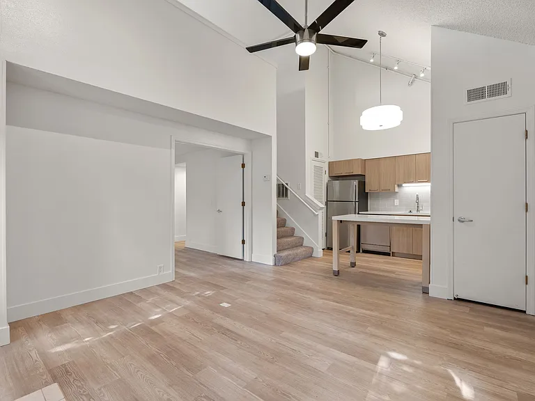 AVIA Lofts on Parkway — Photo 112
