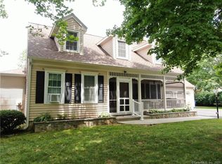 4 Hefflon Farm Rd, Old Lyme, CT 06371