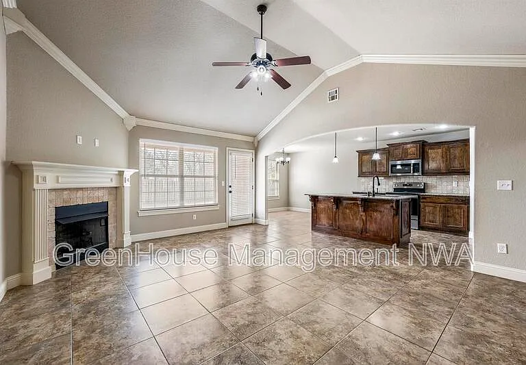 2907 Tanglewood Ave — Photo 4