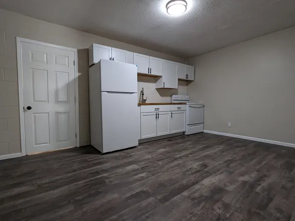 702 S Roche St #4, Knoxville, IA 50138